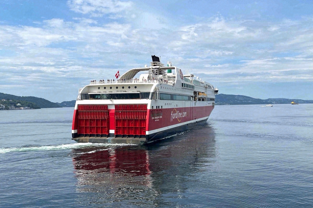 Fjord Line Cruisefähre auf der Route Hirtshals - Bergen