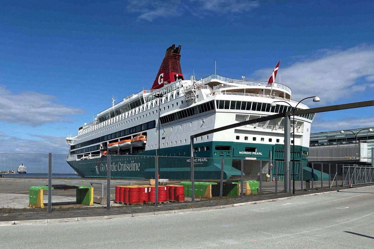 Die Nordic Pearl von Go Nordic Cruiseline liegt bereit am Fährterminal in Kopenhagen.